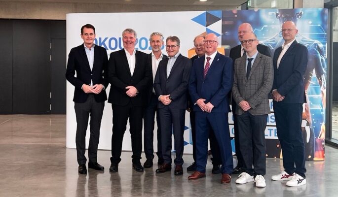 Vertreter der Technischen Orthopädie im Austausch mit den Kongresspräsidenten des DKOU zum Tag der Technischen Orthopädie (v.l.): Univ-Prof. Dr. Ulrich Stöckle (DGOU), Prof. Dr. Frank Braatz (VTO), Georg Blome (BIV-OT), Dr. Hartmut Stinus, Michael Schäfer (ISPO Deutschland), Stefan Middeldorf (DKOU), Prof. Dr. Christoph H. Lohmann (DKOU), Tino Sprekelmeyer (ISPO Deutschland), Alf Reuter (BIV-OT). (Foto: Confairmed/Antje Feldmann)