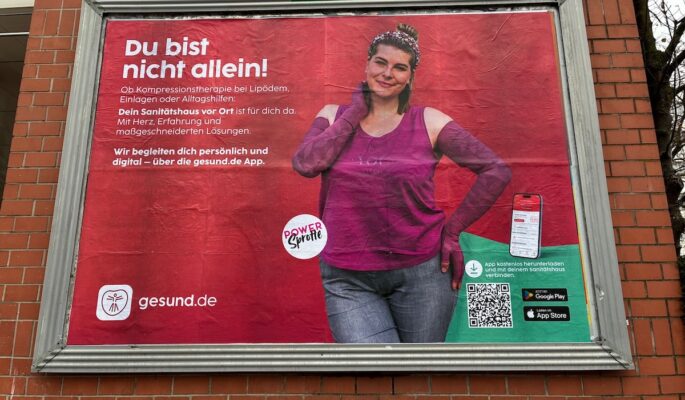 Die Plakate sind im Umkreis der Gesund.de-Partnerhäuser zu sehen. (Foto: Gesund.de)