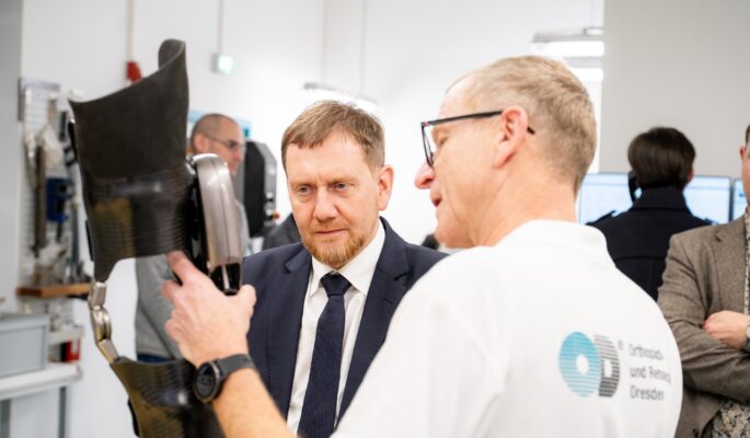 Sachsens Ministerpräsident Michael Kretschmer zu Besuch bei Orthopädie + Rehatechnik Dresden. (Foto: ORD)