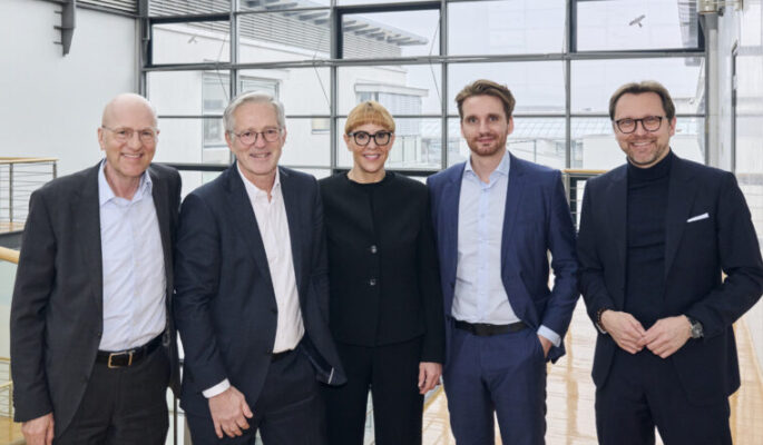 Foto: v.l.n.r.: Dr. Reinhard Pfeiffer (Co-CEO Messe München), Matthias Meierhofer (bvitg-Vorstandsvorsitzender), Dagmar Brandenstein (Geschäftsführerin bvitg Service GmbH), Sascha Raddatz (bvitg Hauptgeschäftsführer), Stefan Rummel (Co-CEO Messe München) (Foto: Messe München)