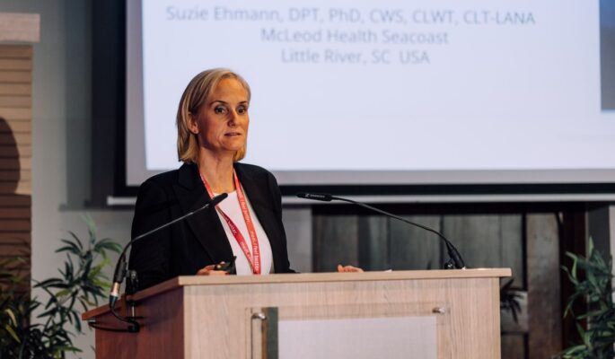 Dr. Suzie Ehmann ist Spezialistin für Ödemmanagement. Mit S.T.R.I.D.E. zeigte sie einen Leitfaden, wie medizinische Kompression patientenzentriert, effektiv und praxisnah angewandt werden kann. (Foto: www.medi.de