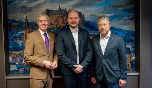 Dipl.-Kfm. Boris Pichler (v.l.) und die Handwerksmeister Maximilian Weber und Carsten Weimer. (Foto: Kaphingst)