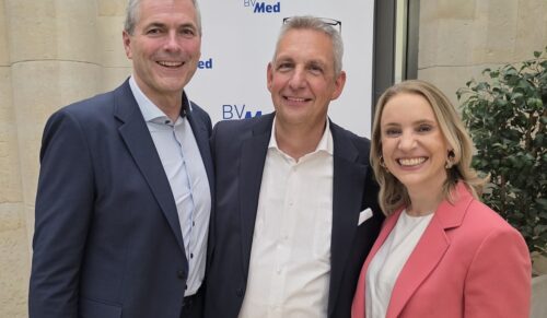 Stefan Geiselbrechtinger (li.), Mark Jalaß und Dorothee Stamm (Foto: BVMed)