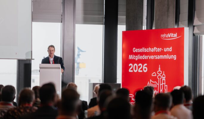 Der Rehavital-Aufsichtsratsvorsitzender Detlef Möller sprach auf der Gesellschafterversammlung in Hamburg. (Foto: Rehavital/Robin Schmiedebach)