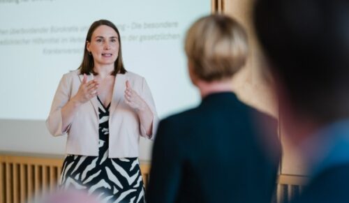 Katharina Schenk, Gesundheitsministerin von Thüringen, diskutierte mit den Gästen des Parlamentarischen Abends über die Situation der Hilfsmittelbranche. (Foto: BIV-OT)