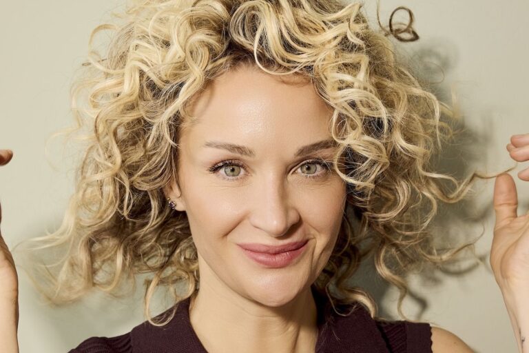 Anna Maisetti lebt seit über 15 Jahren mit einem sekundären Lymphödem und setzt sich als Content Creatorin und Model mehr Sichtbarkeit, Aufklärung und Selbstbestimmung von Betroffenen ein. (Foto: www.medi.de)