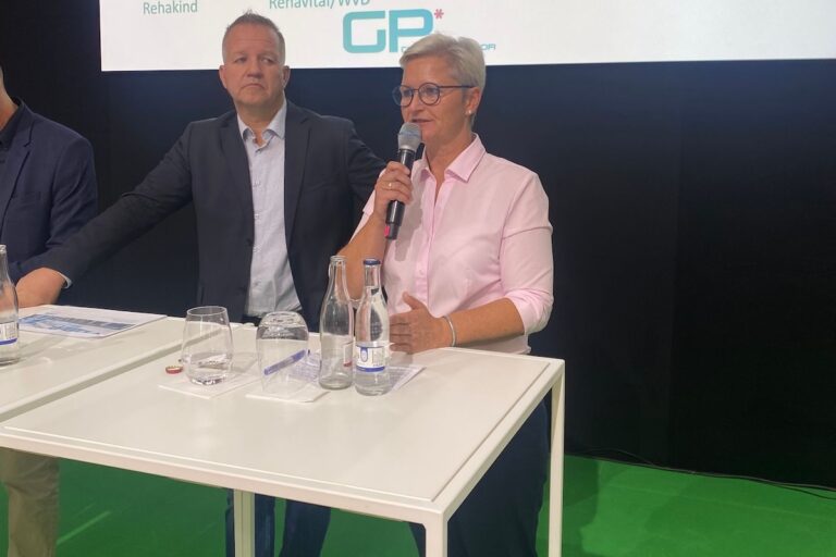 MdL Anke Fuchs-Dreisbach ermutigte den Sanitätsfachhandel, den Kontakt zur Politik zu suchen. (Foto: Redaktion)
