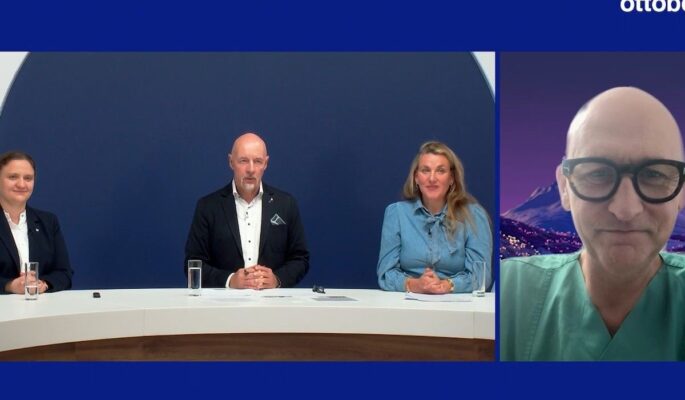 Dr. Agnes Sturma (v.l.), Moderator Dr. Andreas Hahn, PD Dr. Jennifer Ernst, Prof. Dr. Oskar Aszmann. (Foto: Ottobock)